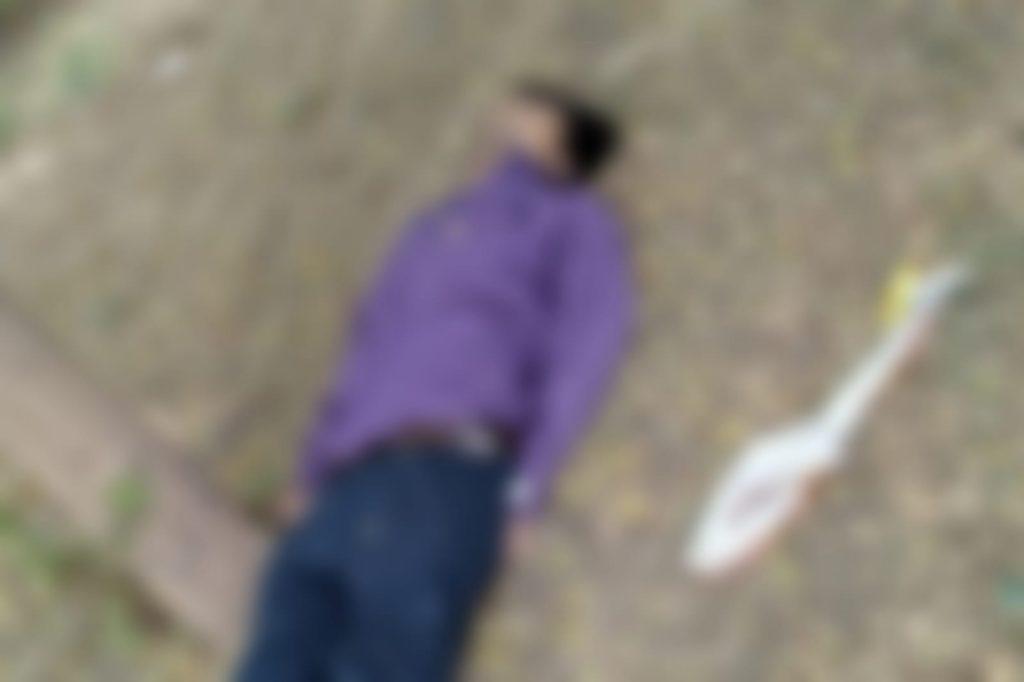 Lucknow Dead body found hanging from tree in Laxman Park on the banks of Gomti